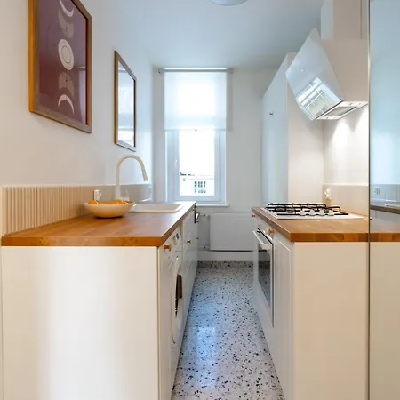 Apartment Roomsy Broniewskiego *