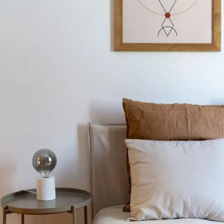 Roomsy Broniewskiego *