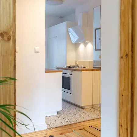 Roomsy Broniewskiego * 索波特