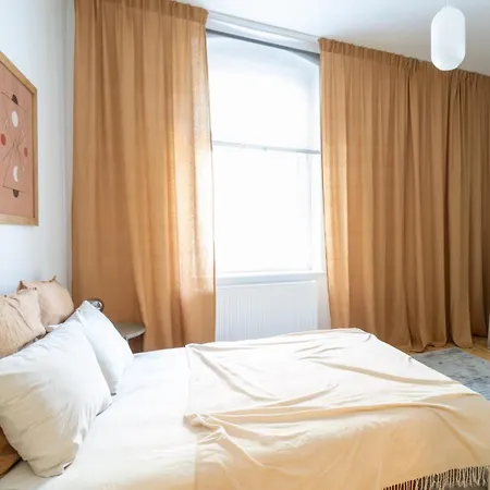 Apartman Roomsy Broniewskiego *