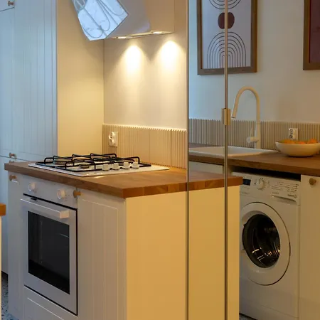 Roomsy Broniewskiego 公寓