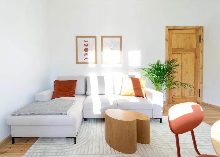 Roomsy Broniewskiego 索波特