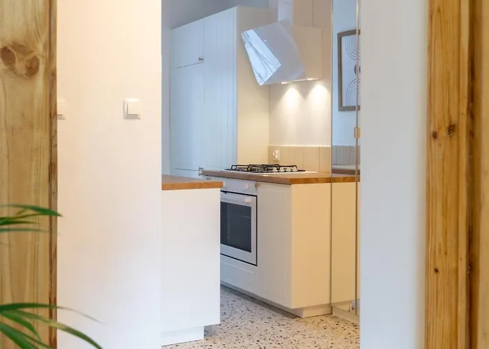 Roomsy Broniewskiego * 索波特